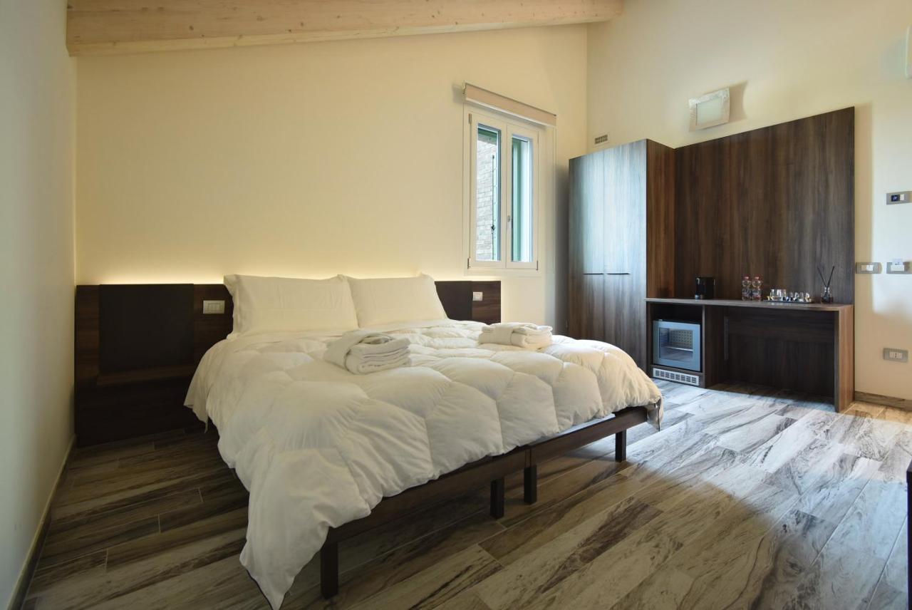 פאדובה Royal Garden Luxury Rooms מראה חיצוני תמונה