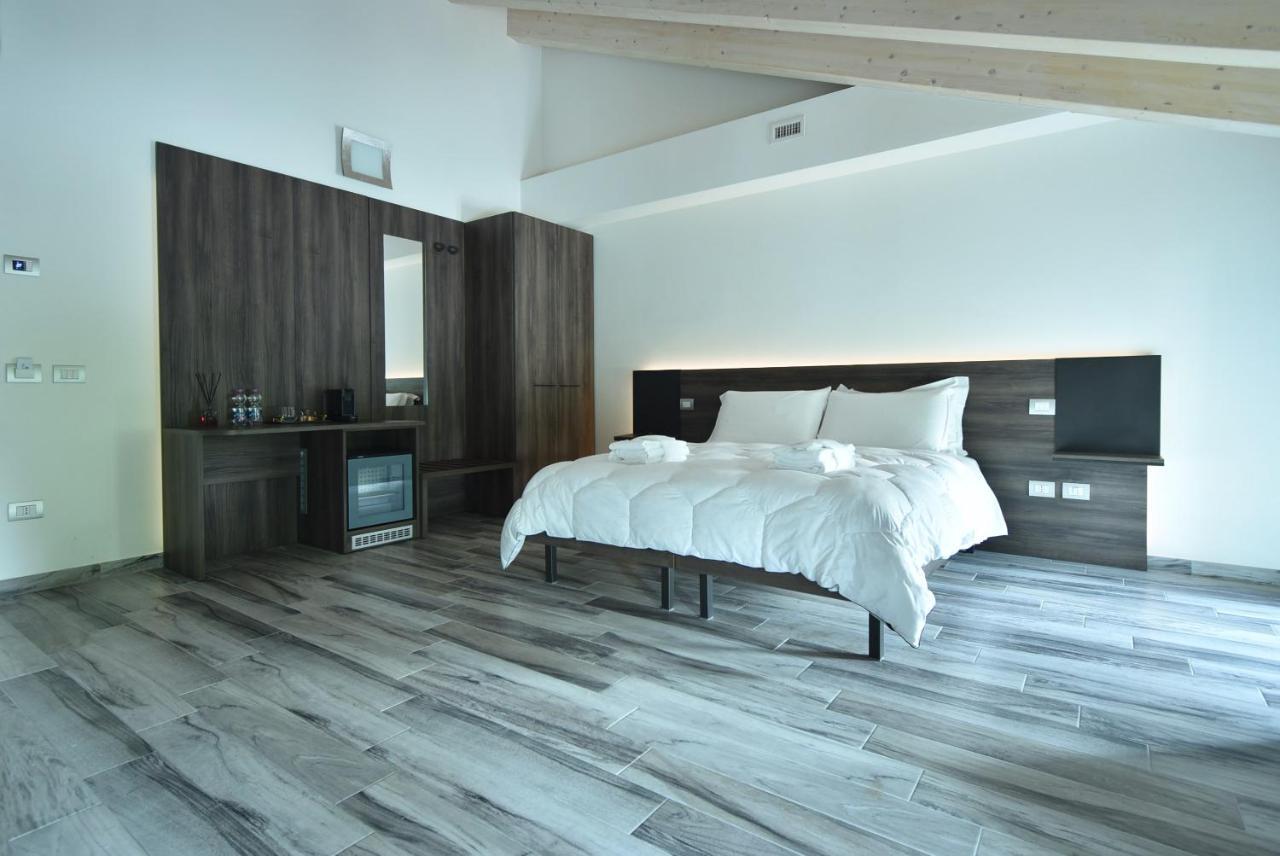 פאדובה Royal Garden Luxury Rooms מראה חיצוני תמונה
